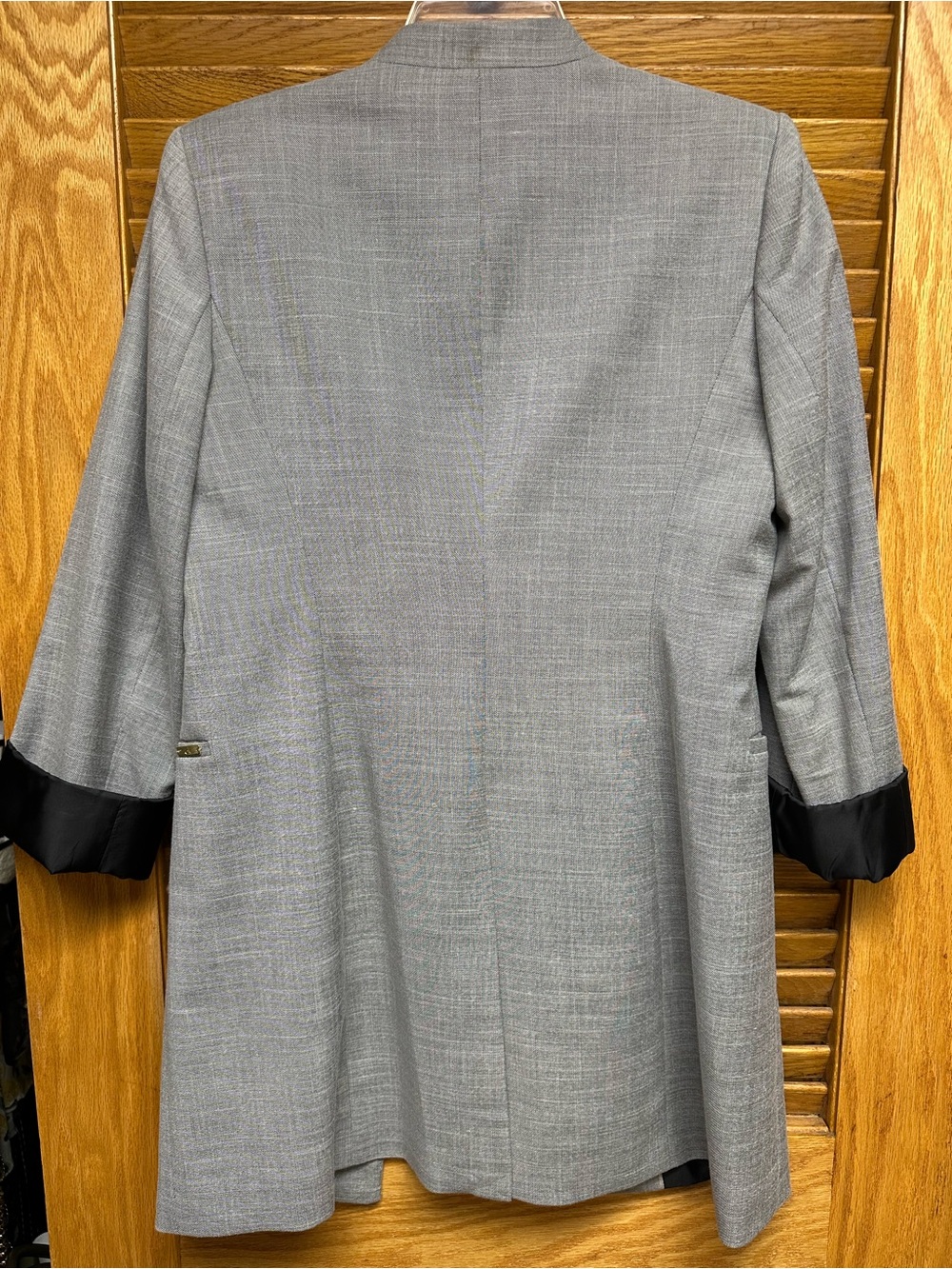 Calvin Klein Light Gray Open-Front Long Blazer with Black Lining - Picture 2 of 9